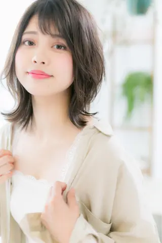 ミディアム カラー トップ スタイリストのヘアスタイル