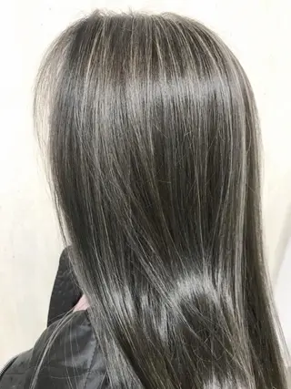 ロング カラー Eliss 堀江のヘアスタイル