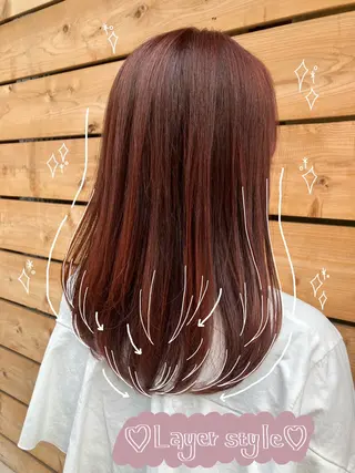 ミディアム 宮下 彩佳のヘアスタイル