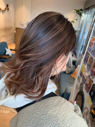 セミロング カラー パーマ 白髪ぼかしハイライト 柳川拓哉のヘアスタイル