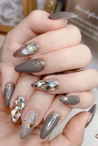 ロング T&D NailSalonのネイルデザイン