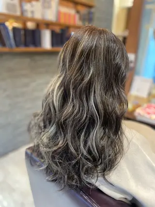 ロング カラー 加藤 実穂のヘアスタイル