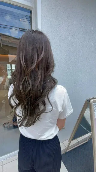 ロング カラー 城間 晴人のヘアスタイル