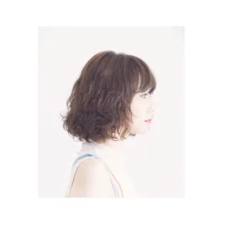 ショート ミディアム カラー パーマ アオガミ （前髪顔周りカット）のヘアスタイル
