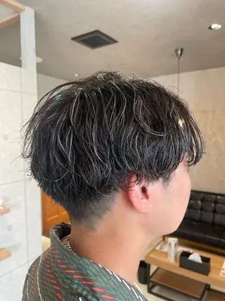 ショート カラー パーマ 金森 斗夢のヘアスタイル
