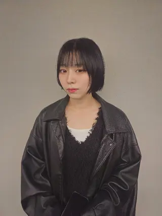 カラー セミロング OMA　 カタギシのヘアスタイル