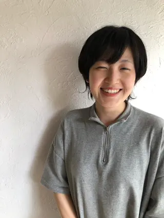 カラー 山内 まりのヘアスタイル
