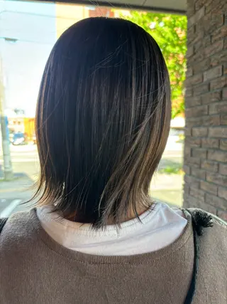 ミディアム 大町 南のヘアスタイル