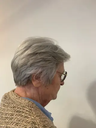 ショート 【パリ研修済】貝沼 しおん(東海1位)のヘアスタイル