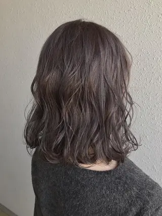 ミディアム カラー lani ブリーチ /ダブルカラーのヘアスタイル