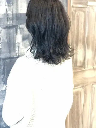 ミディアム カラー 日高 香織のヘアスタイル