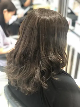 カラー 岩倉 諒のヘアスタイル