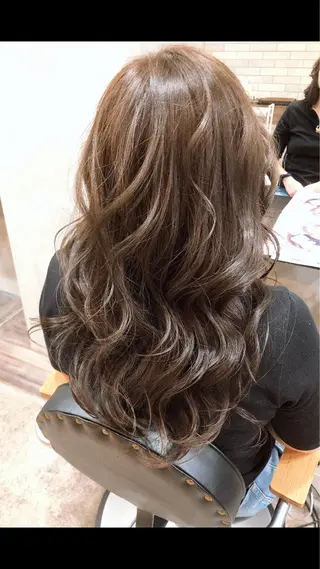 ロング カラー 中村 優志のヘアスタイル