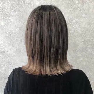 ミディアム カラー 飛田 由貴のヘアスタイル