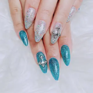 ネイル . JUNのネイルデザイン