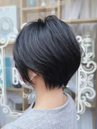 ショート 馬場智哉 白髪ぼかしハイライトのヘアスタイル