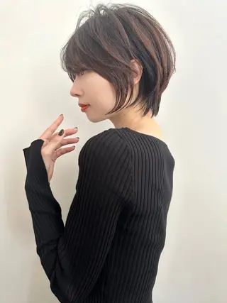 ショート レイヤー/ショート/ 山見陽のヘアスタイル