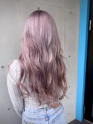 ロング エクステ/ハイトーン /レイヤーカットのヘアスタイル