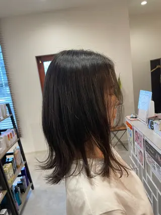 セミロング カラー パーマ やまこし 美裕樹のヘアスタイル