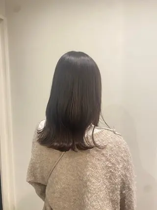 セミロング カラー 佐々木 愛里のヘアスタイル