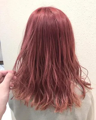 ロング 中川 茜里のヘアスタイル