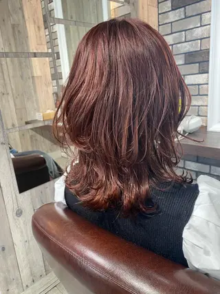 ミディアム Re:MAKE所属・ジャニヲタ美容師 推しカラー中平海帆のヘアスタイル