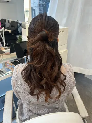 セミロング ヘアアレンジ ERENA💚 ヘアアレンジのヘアスタイル