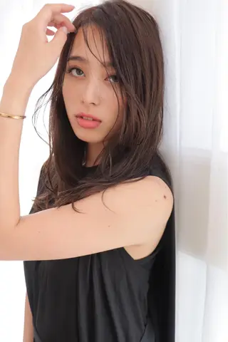 セミロング カラー 髪質改善&ブリーチ 伊勢 祐一郎のヘアスタイル