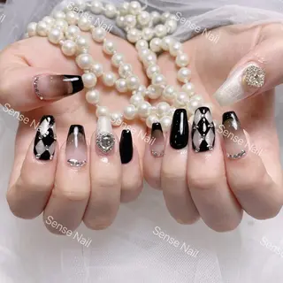 ネイル Queening 🦋のネイルデザイン