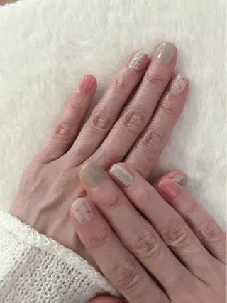 ショート 辻 久美子のネイルデザイン