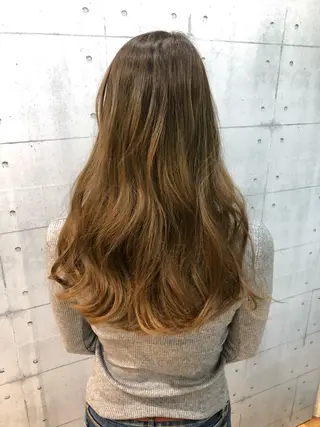 ロング カラー 金沢 広美のヘアスタイル
