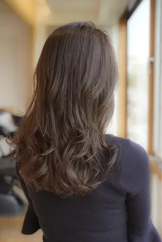ロング カラー ナガス カズアキのヘアスタイル