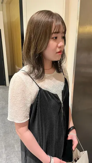 ミディアム カラー 大人girly🛋️ 🤍yukakoのヘアスタイル