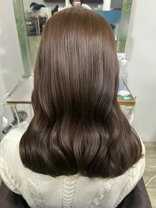 ミディアム カラー 拝頭　奈枝 Beretのヘアスタイル