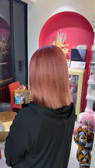 カラー Boxmico. / カカズ コトネのヘアスタイル