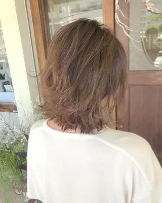 ショート カラー grand juteのヘアスタイル