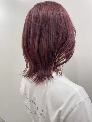 ミディアム カラー akane .のヘアスタイル