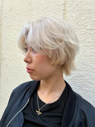 ミディアム カラー 坂入 美帆のヘアスタイル