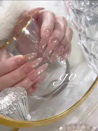 ミディアム groovy 新宿店のネイルデザイン