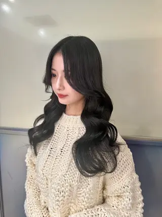 セミロング カラー 🤍ハイトーンカラー 緒方 柚衣🤍のヘアスタイル