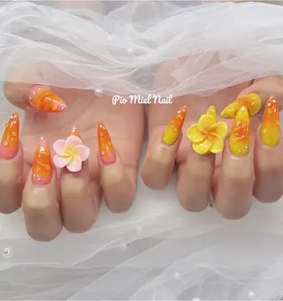 セミロング HANA 長さだしのネイルデザイン