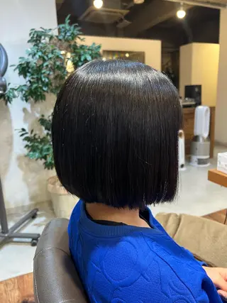ショート bh.maara デザイン／ハイトーンのヘアスタイル