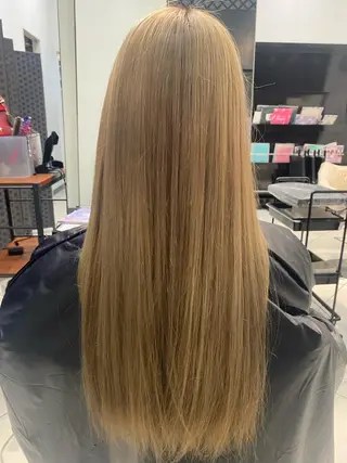 ロング カラー 小島 萌のヘアスタイル