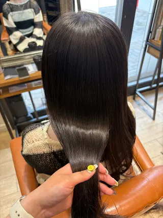ロング パーマ しおり🍬 KOKORO🤍のヘアスタイル