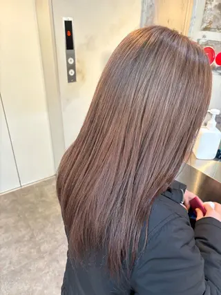 ロング シモイケ ルアのヘアスタイル