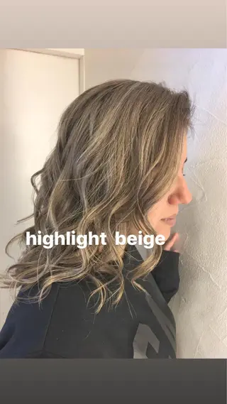 セミロング カラー ヘアアレンジ シアーベージュニスト 🥣大石亜里紗のヘアスタイル
