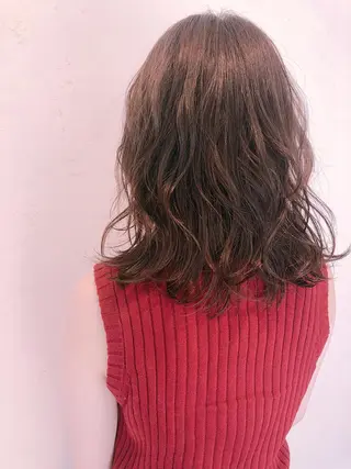 ミディアム カラー 伊藤 さやかのヘアスタイル