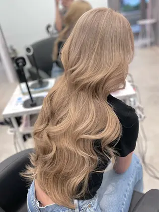 ロング ムラ修正ブリーチ 山田眞之介のヘアスタイル