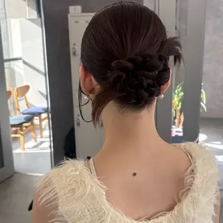 セミロング ヘアアレンジ NUMBER_ ユイナのヘアスタイル