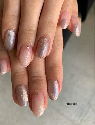 ミディアム simpliee Annaのネイルデザイン